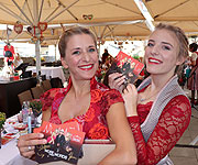 Stefanie Hertel, Johanna Mross @ Ladies Red Wiesn 2020 (©Foto. Martin Schmitz)